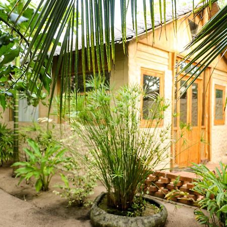 Monsoon Eco Resort - Whisky Point Arugambay ポットゥビル エクステリア 写真